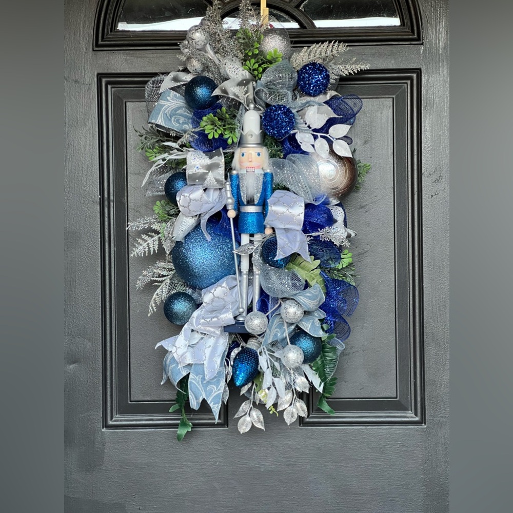 💙Gorgeous Blue & Silver Nutcracker Swag